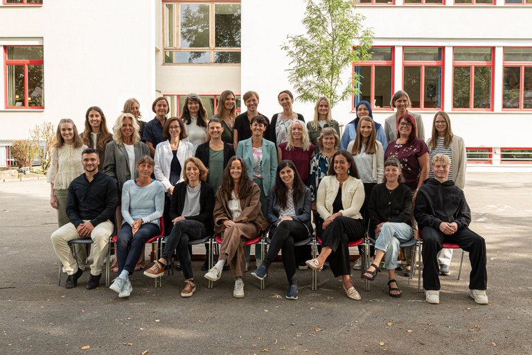 Lehrerinnenfoto_2025_1.jpg 